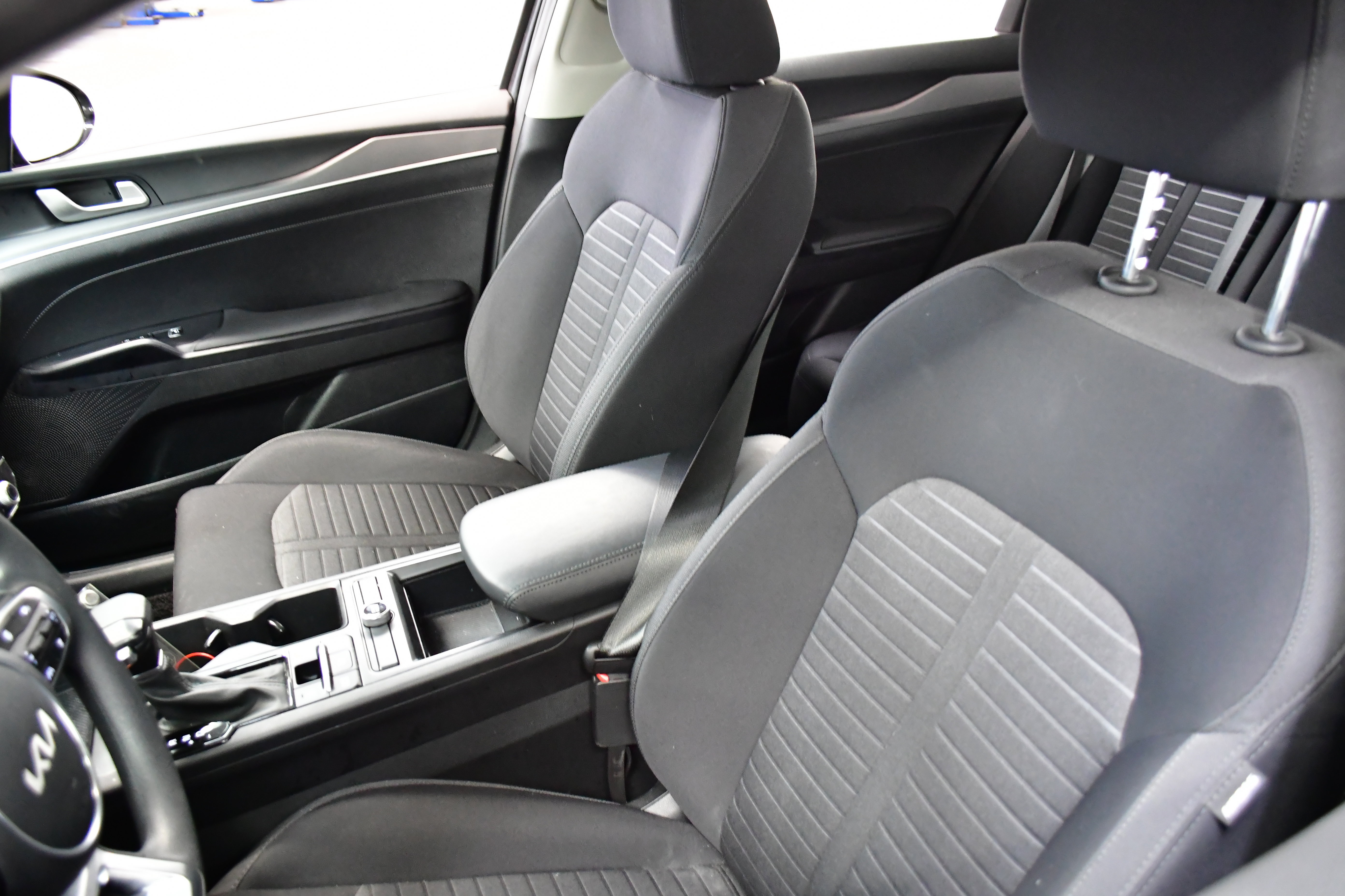 Used 2025 Kia K5 LXS image 8