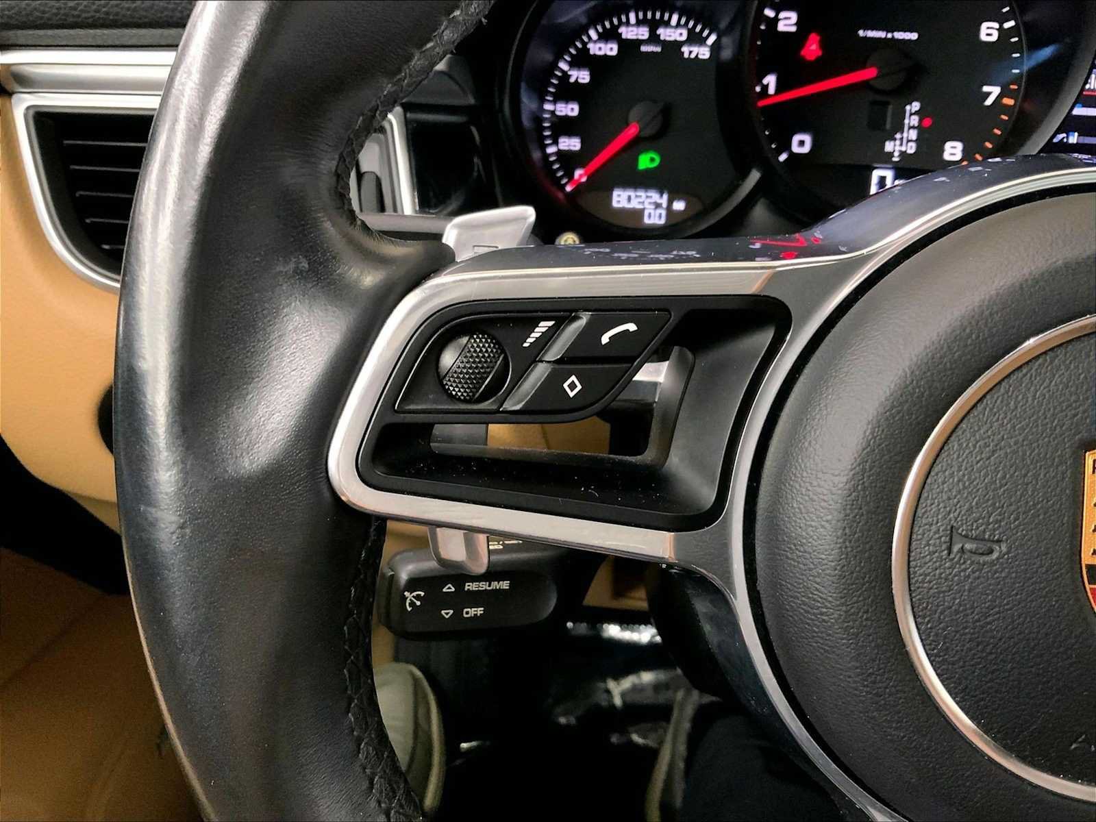 Certified 2018 Porsche Macan AWD/4WD image 27