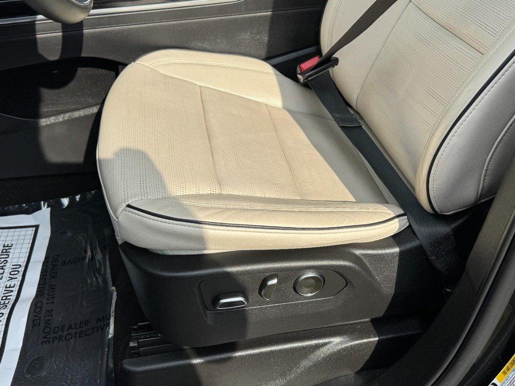 Used 2025 Cadillac Escalade Sport w/ Touring Package AWD/4WD image 28