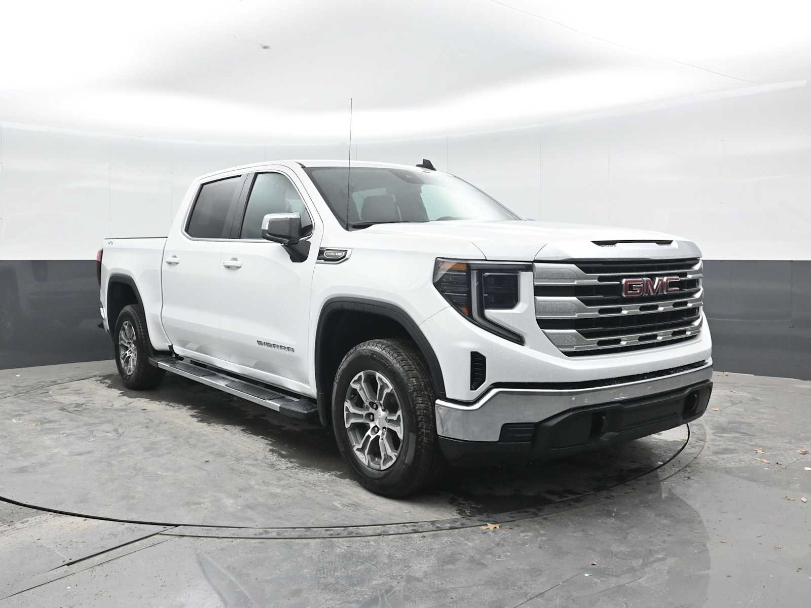 New 2026 GMC Sierra 1500 SLE w/ Preferred Package AWD/4WD image 7