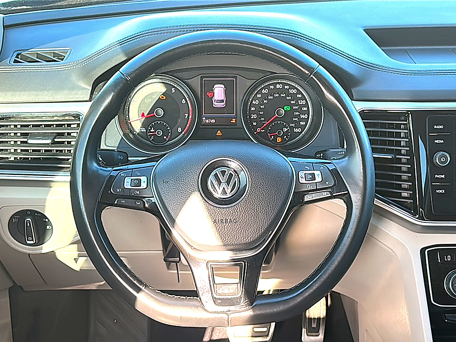 Used 2018 Volkswagen Atlas SEL w/ R-Line Package AWD/4WD image 24