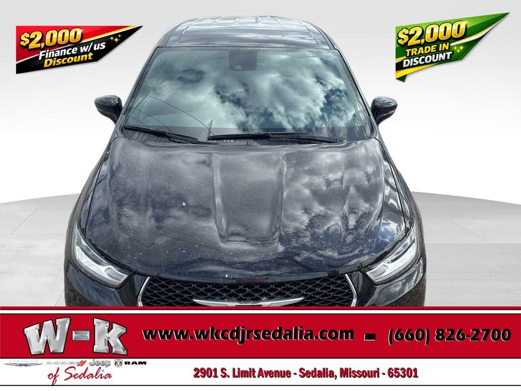 New 2026 Chrysler Pacifica Select image 11