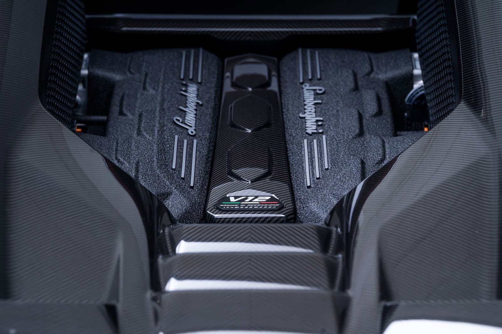 Used 2025 Lamborghini Revuelto AWD/4WD image 14