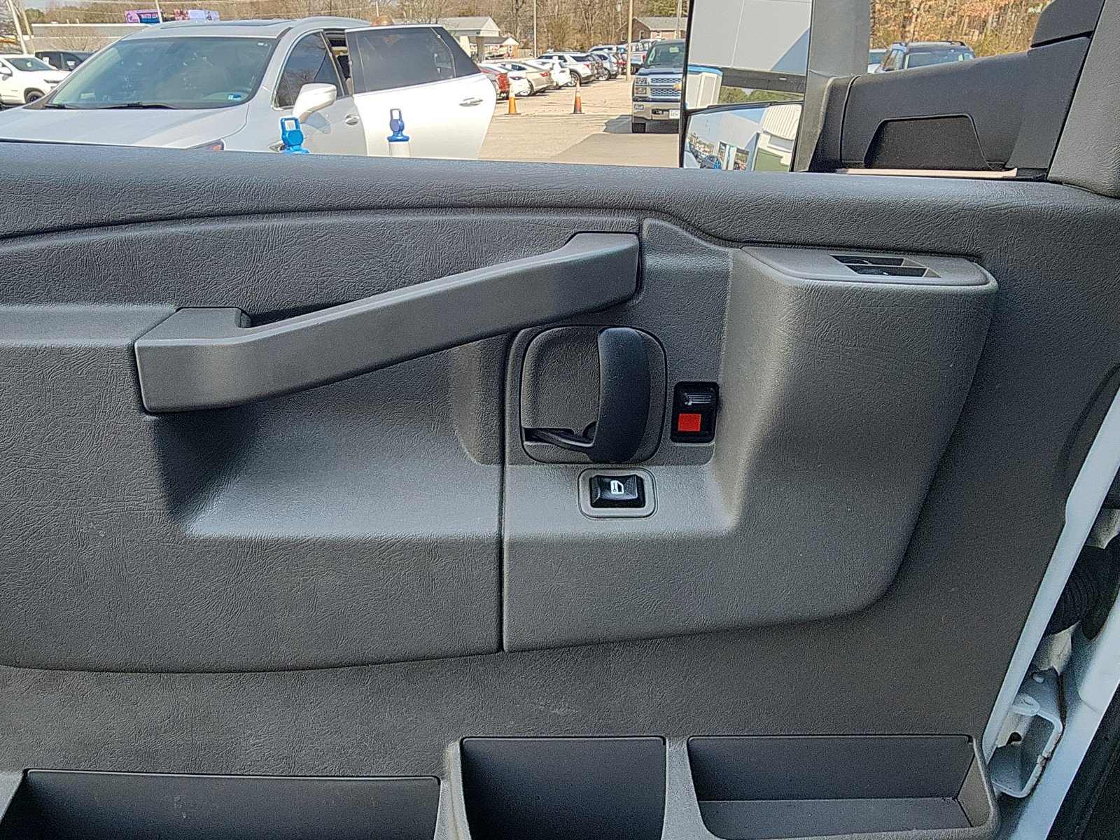 Used 2022 Chevrolet Express 3500 w/ Power Convenience Package RWD image 18