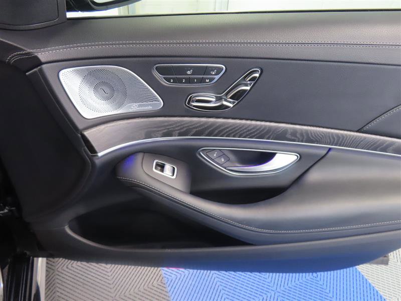 Used 2018 Mercedes-Benz S 560 Sedan image 35