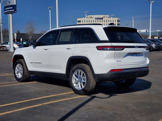 Used 2023 Jeep Grand Cherokee Laredo image 3