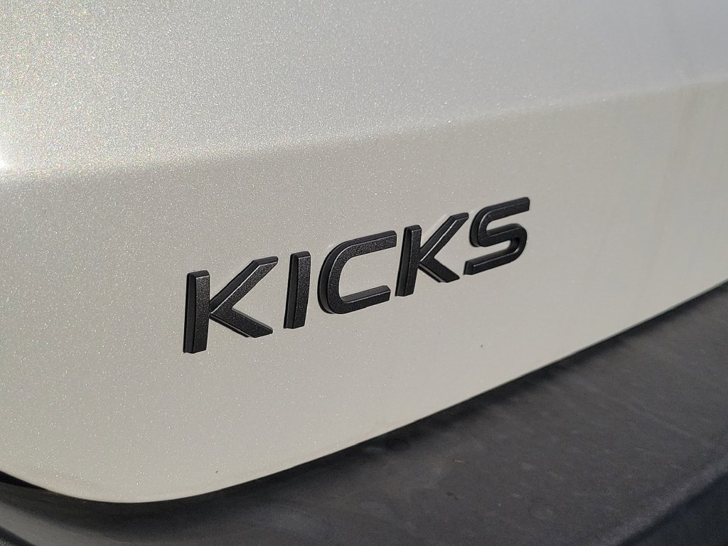 New 2026 Nissan Kicks SR FWD image 16