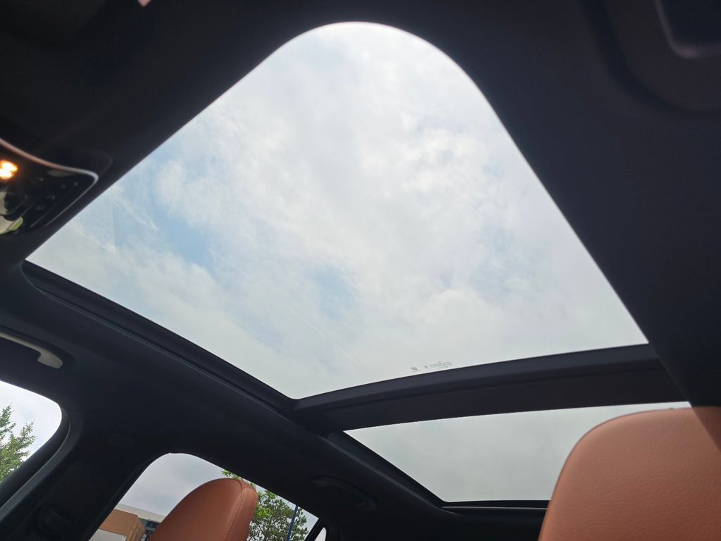 New 2026 Mercedes-Benz GLC 300 4MATIC image 3