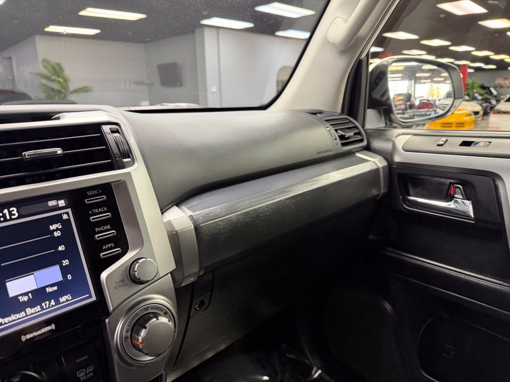 Used 2024 Toyota 4Runner SR5 AWD/4WD image 27