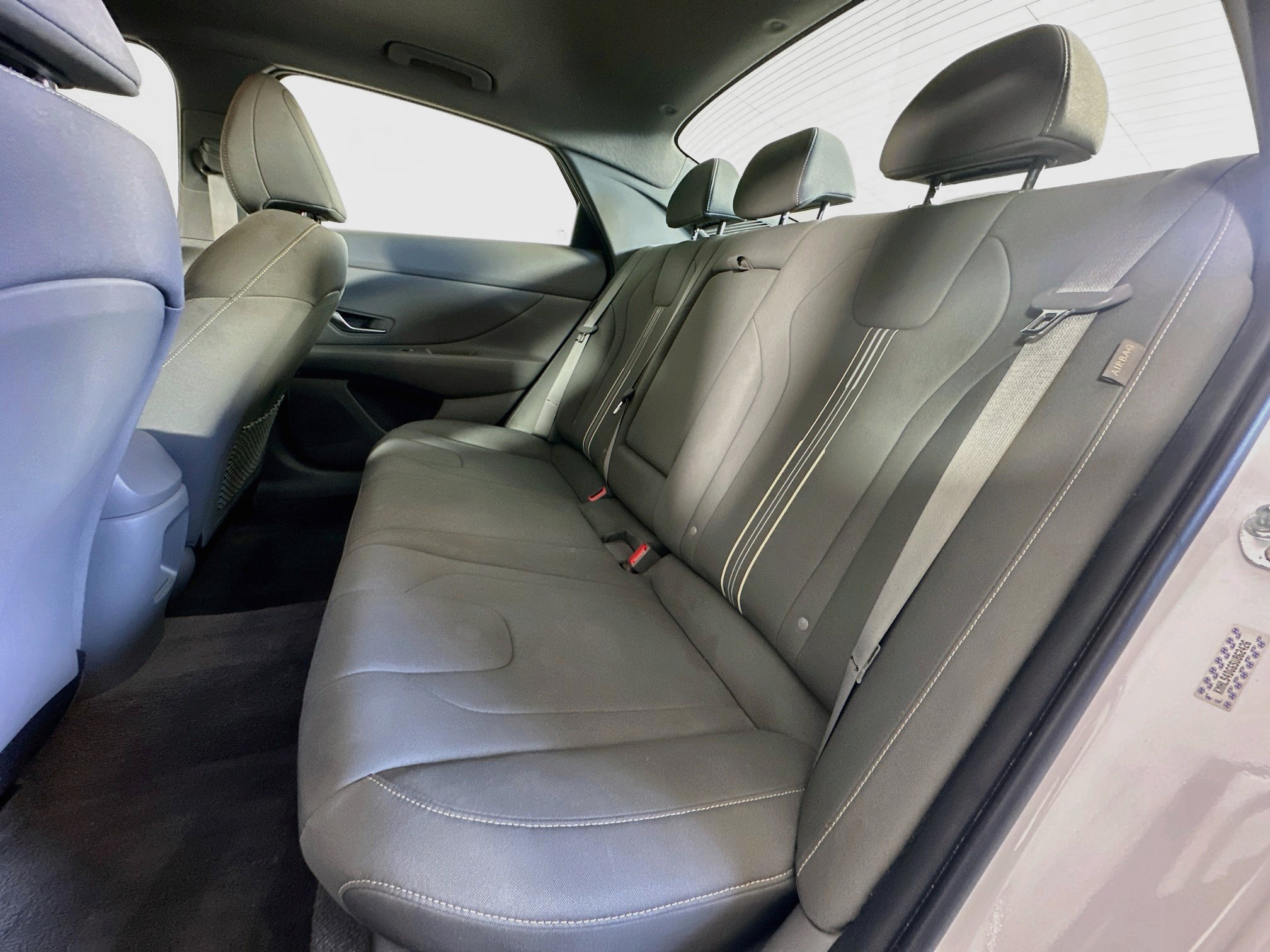 Used 2025 Hyundai Elantra SEL FWD image 28