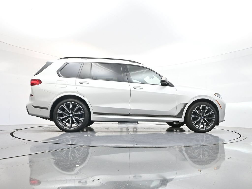 Used 2022 BMW X7 M50i AWD/4WD image 35