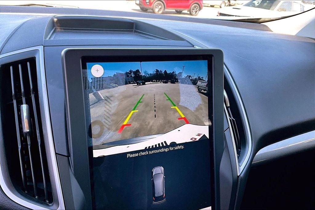 Used 2022 Ford Edge SE w/ Black Appearance Package image 21