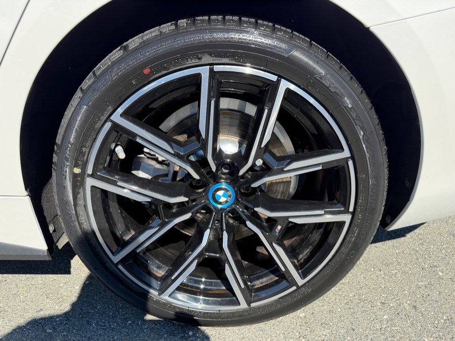 Used 2023 BMW i4 eDrive40 w/ M Sport Package image 54