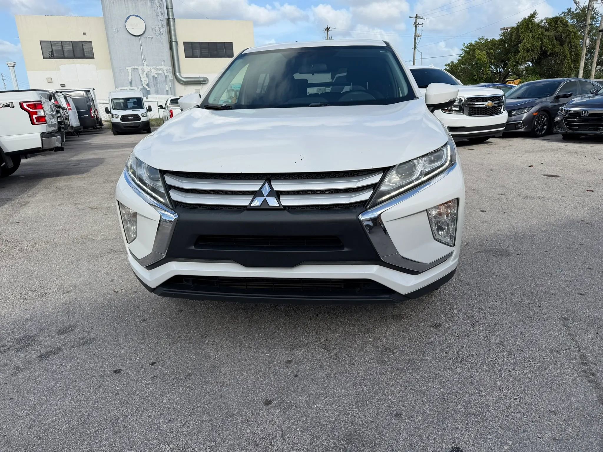 Used 2018 Mitsubishi Eclipse Cross ES FWD image 2