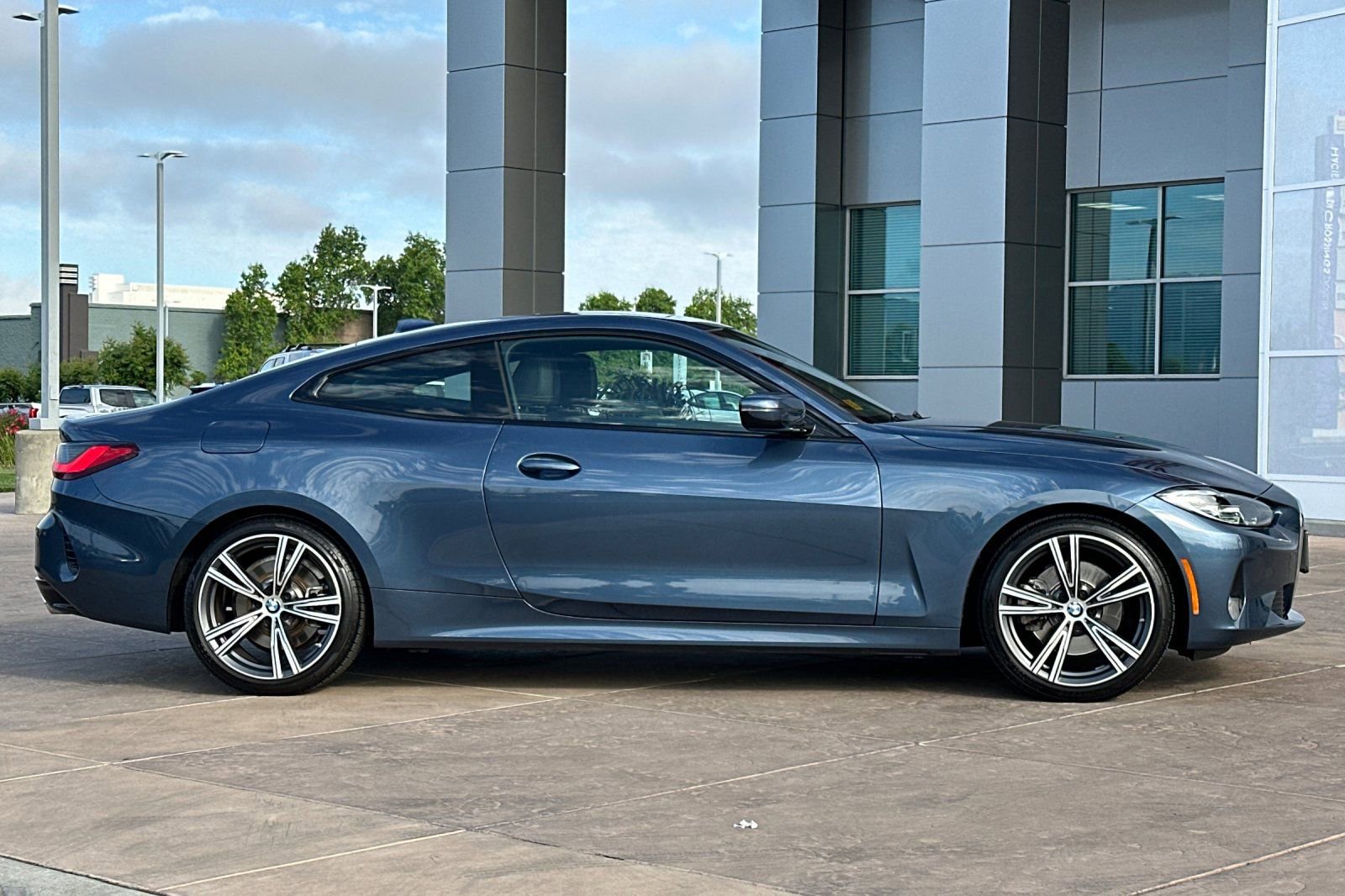 Used 2022 BMW 430i Coupe w/ Convenience Package image 3