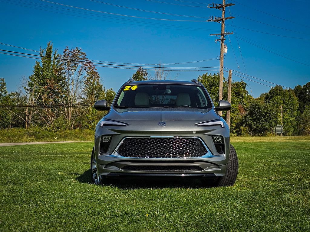 Used 2024 Buick Encore GX Avenir w/ Avenir Convenience Package AWD/4WD image 9