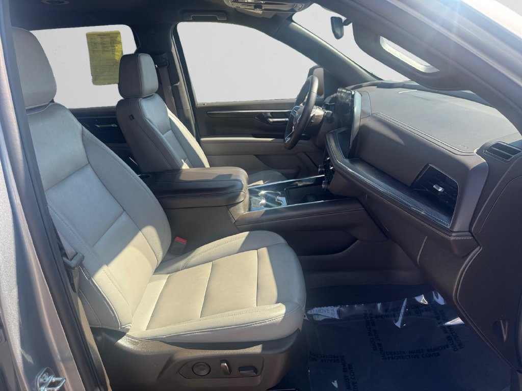 Used 2025 Chevrolet Tahoe LT AWD/4WD image 15