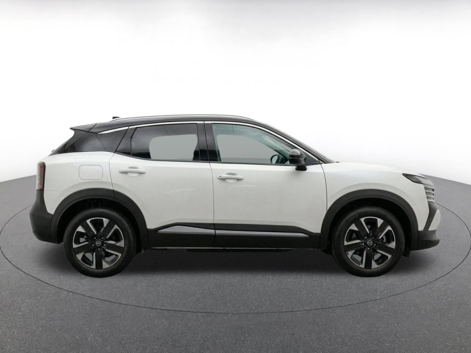 Used 2026 Nissan Kicks SV w/ Cold Weather Package AWD/4WD image 10