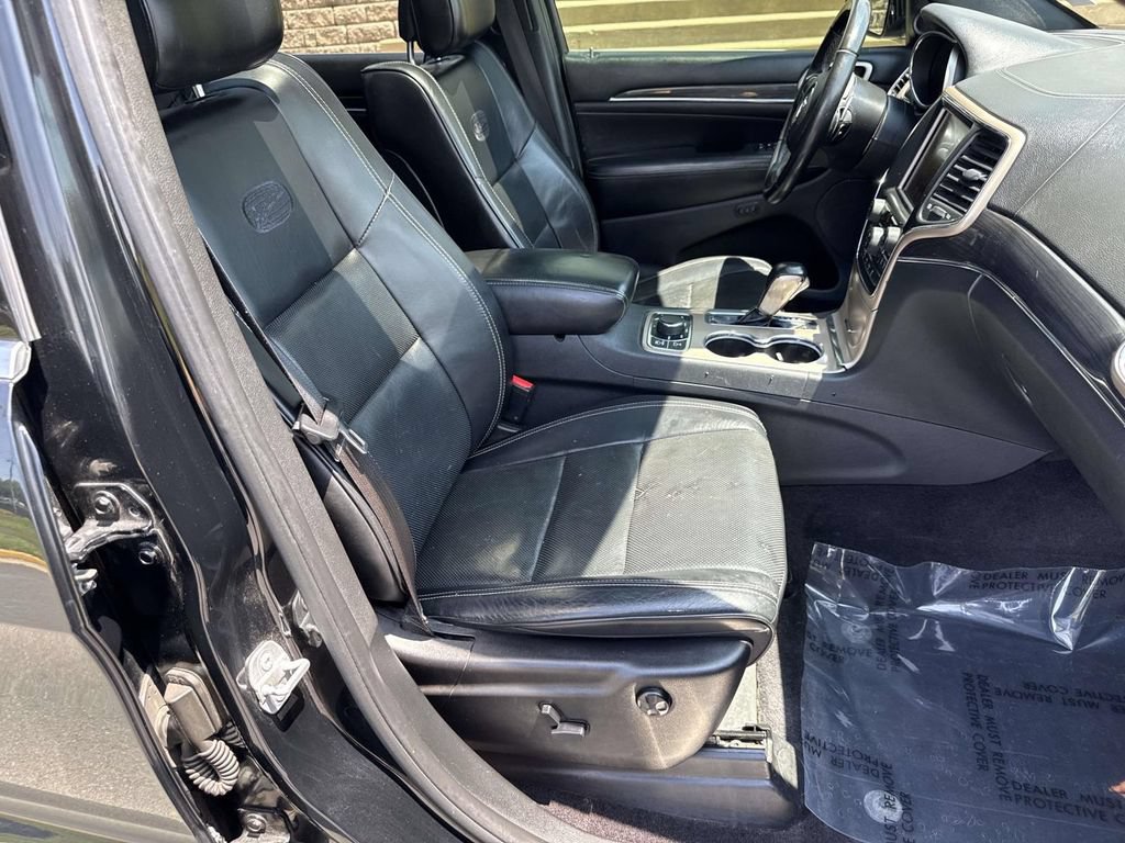 Used 2017 Jeep Grand Cherokee Overland AWD/4WD image 7