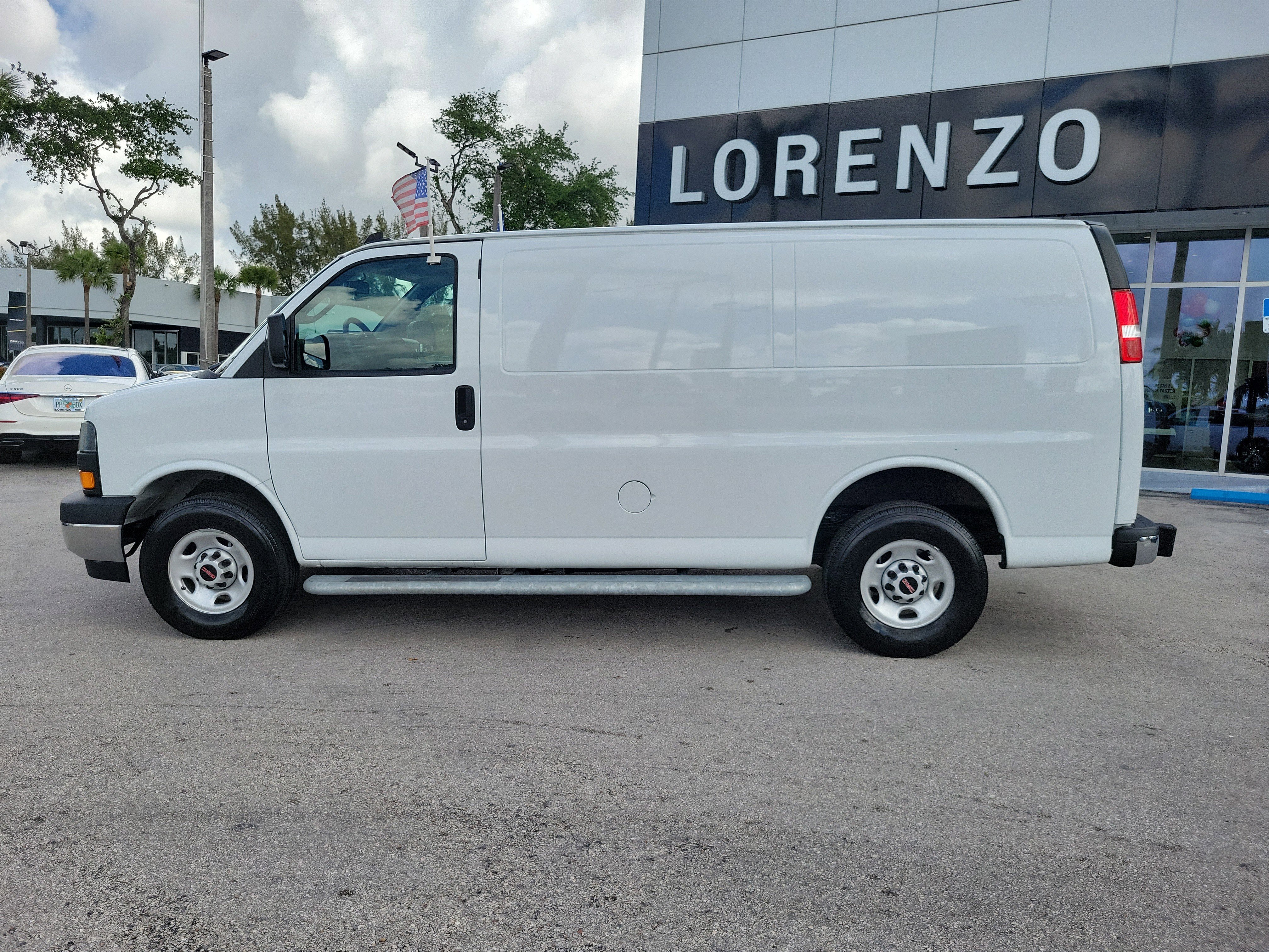 Used 2024 GMC Savana 2500 w/ Driver Convenience Package image 8