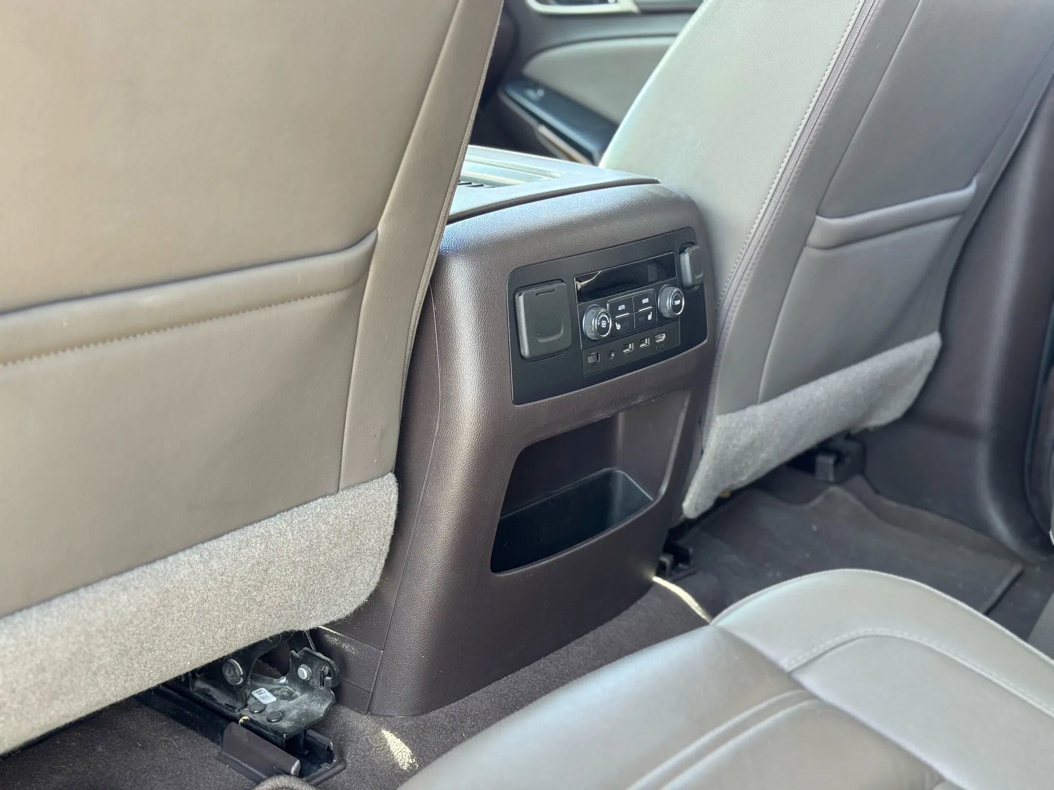 Used 2019 GMC Yukon XL Denali w/ Denali Ultimate Package image 33