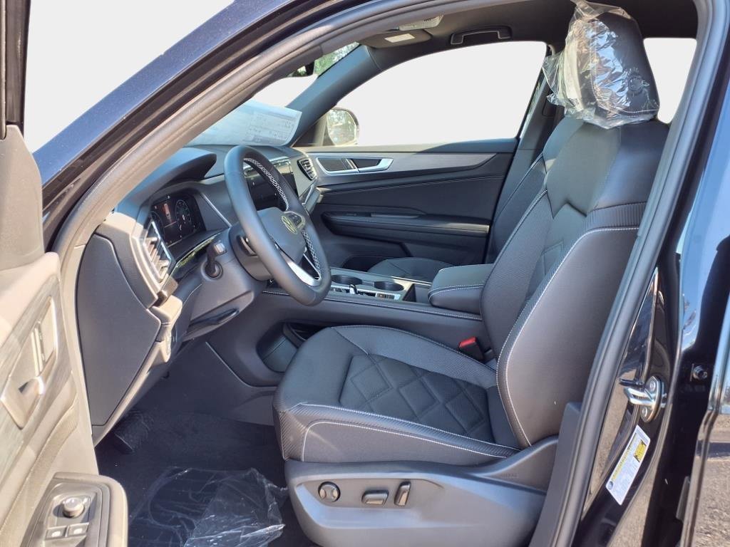 New 2026 Volkswagen Atlas Cross Sport SE image 11