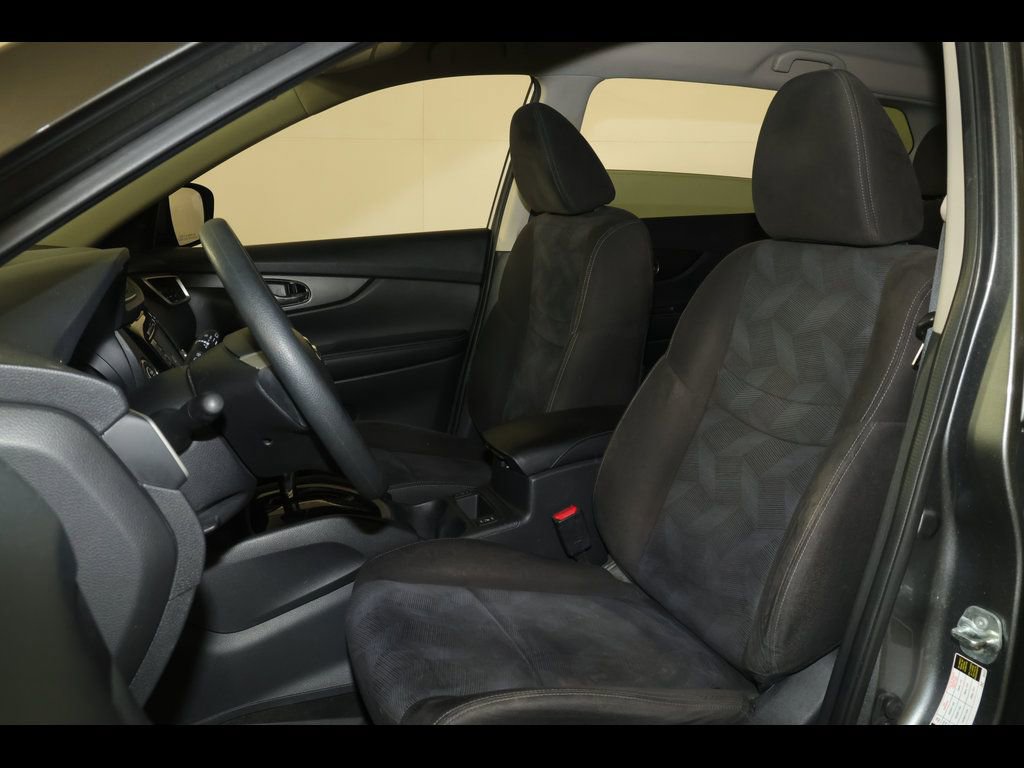 Used 2015 Nissan Rogue SV w/ SV Premium Package image 14