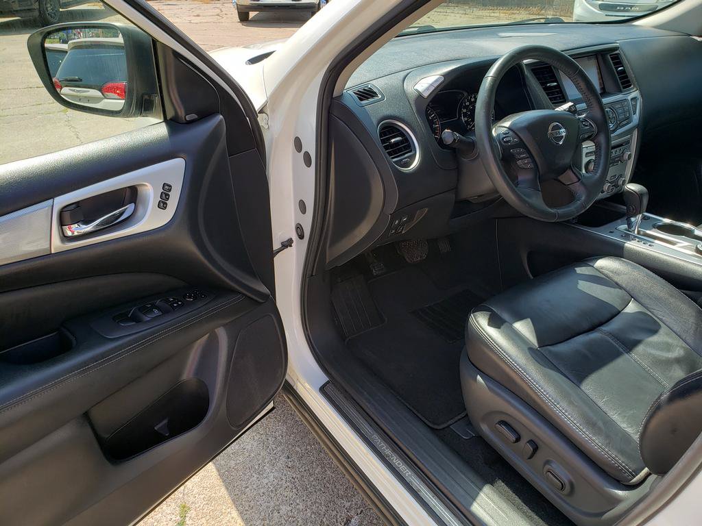 Used 2018 Nissan Pathfinder SL AWD/4WD image 12