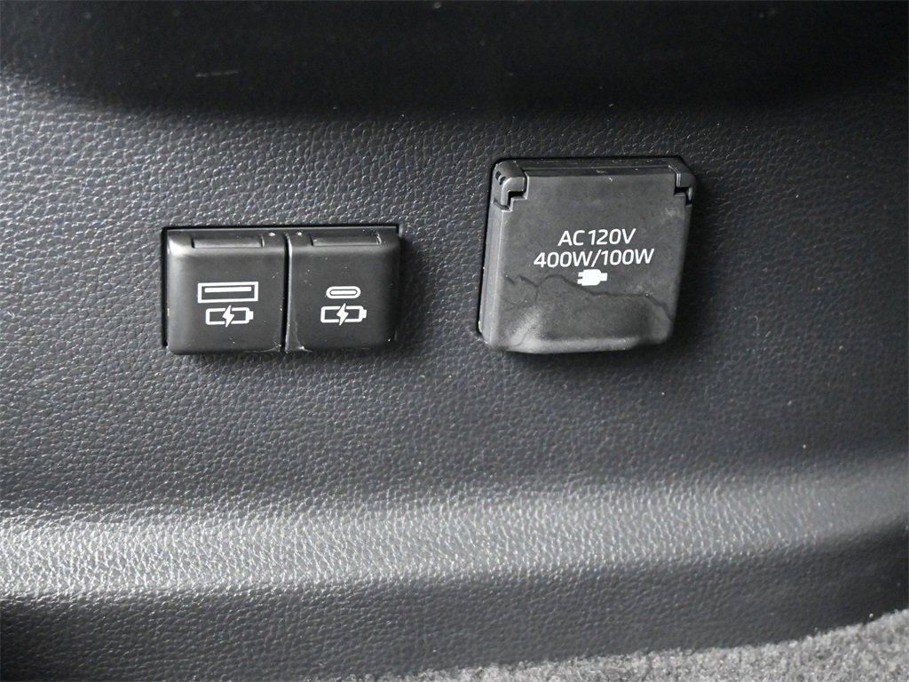 Used 2024 Toyota Tundra Platinum image 21