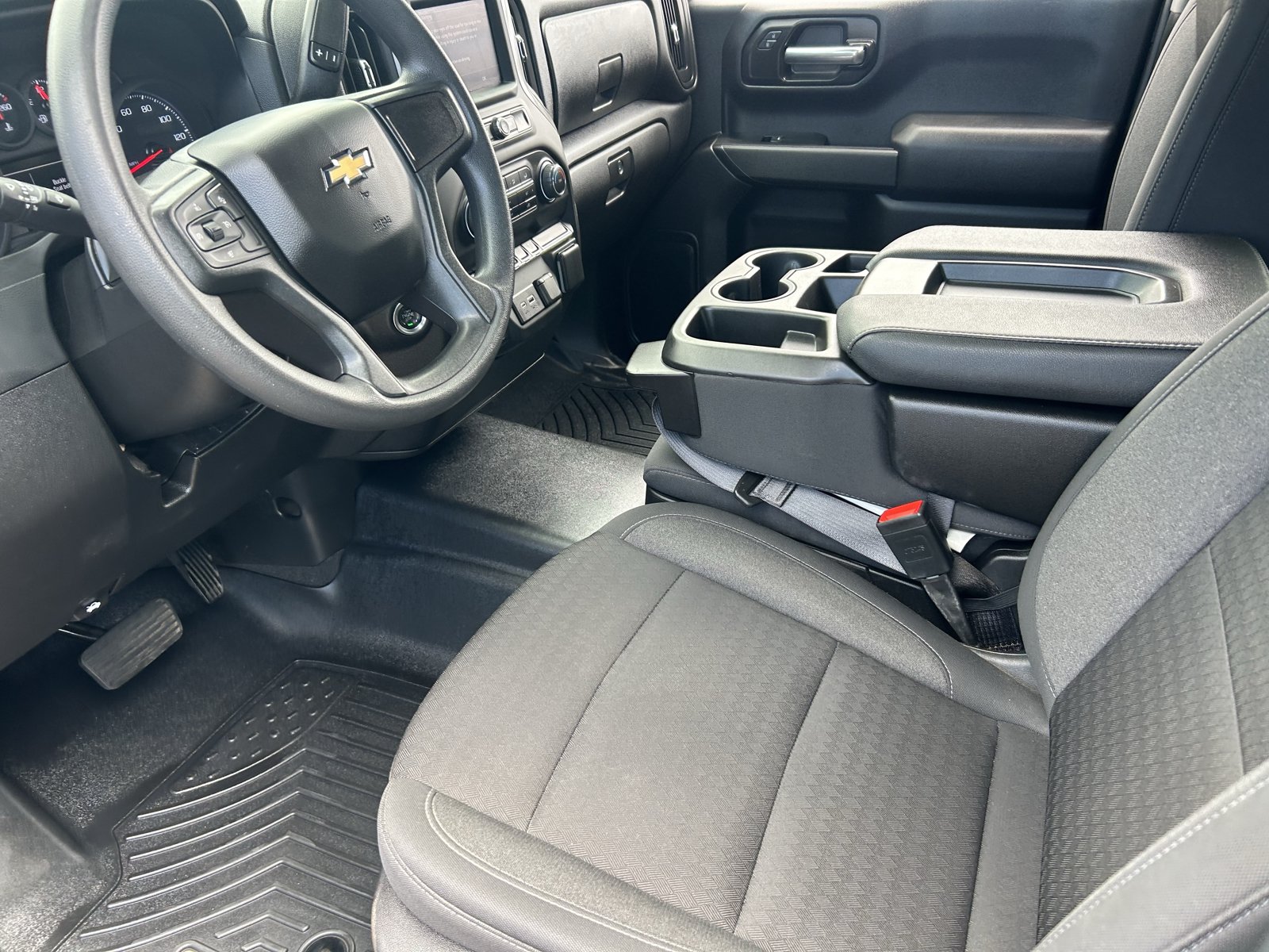 Certified 2024 Chevrolet Silverado 1500 Custom AWD/4WD image 24