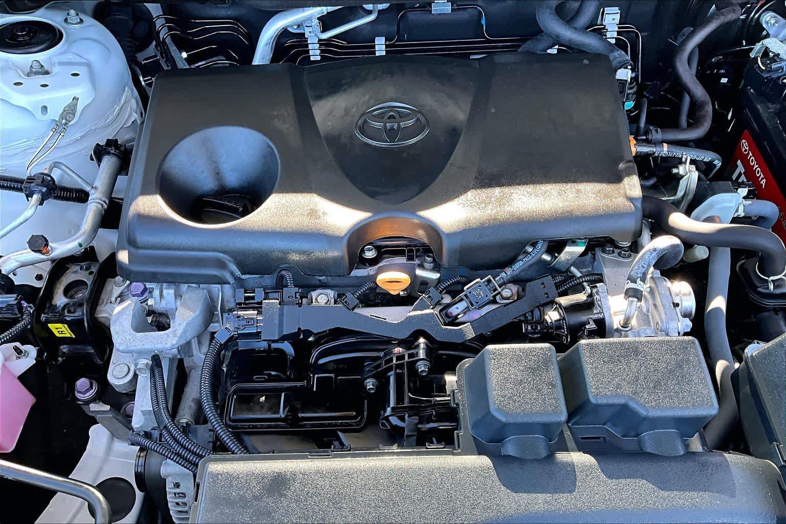 Certified 2022 Toyota RAV4 XLE AWD/4WD image 32