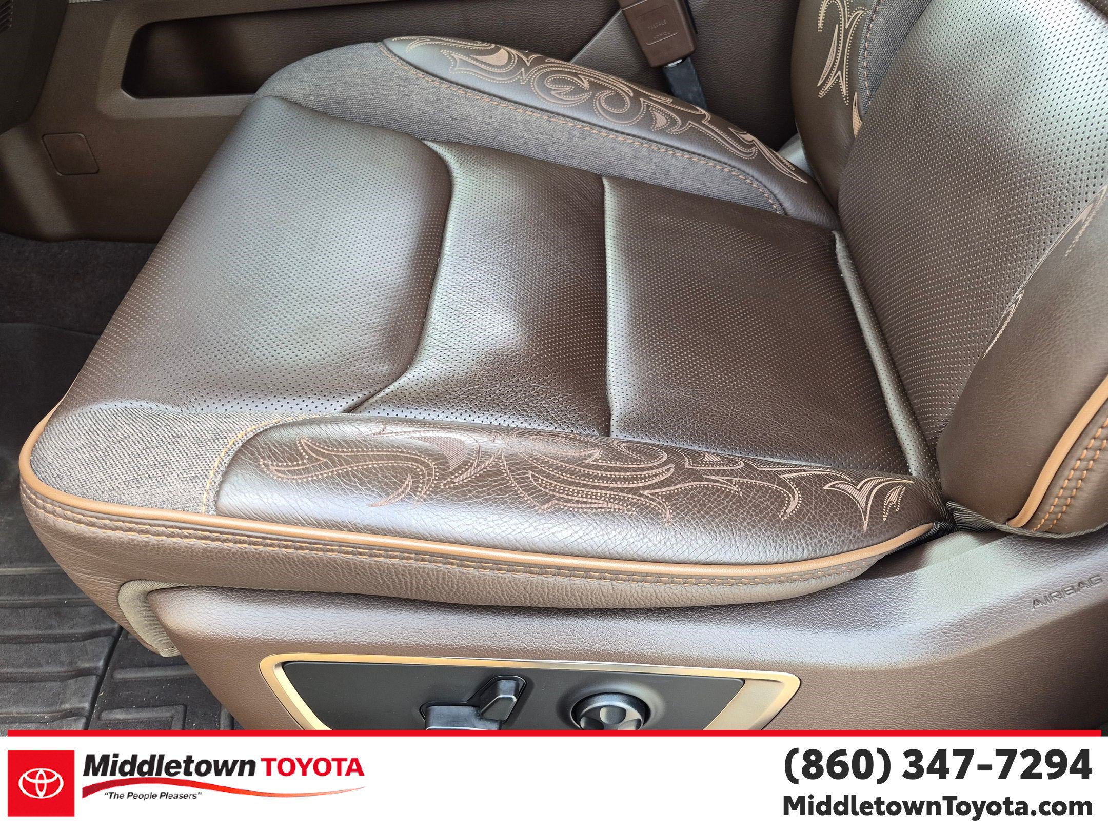 Used 2025 RAM 1500 Limited w/ Off Road Group AWD/4WD image 15