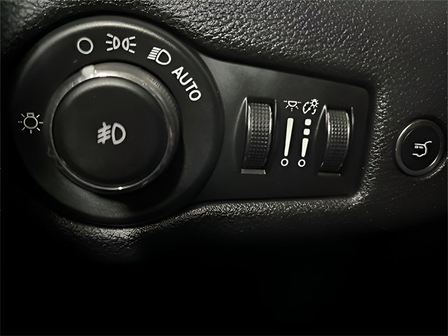 Used 2019 Jeep Cherokee Trailhawk image 36