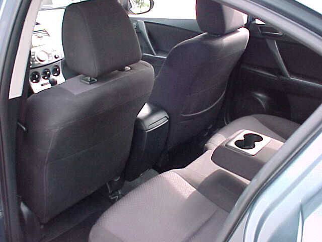 Used 2010 MAZDA MAZDA3 i Sport FWD image 8