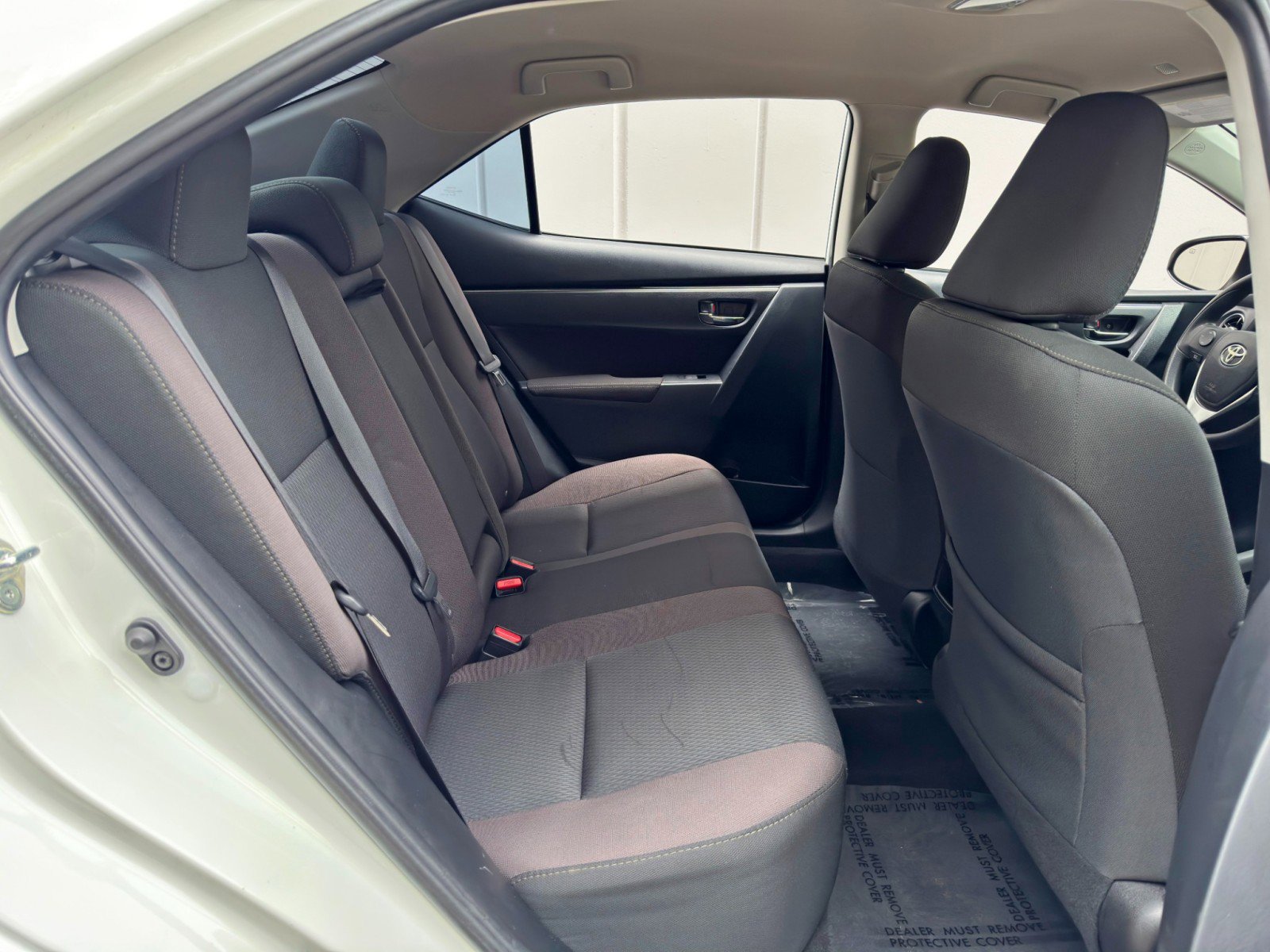 Used 2019 Toyota Corolla LE w/ Carpet Mat Package (TMS) FWD image 31