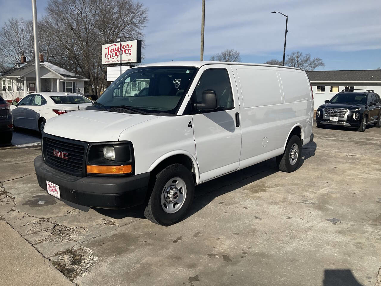 Used 2015 GMC Savana 2500 RWD image 7