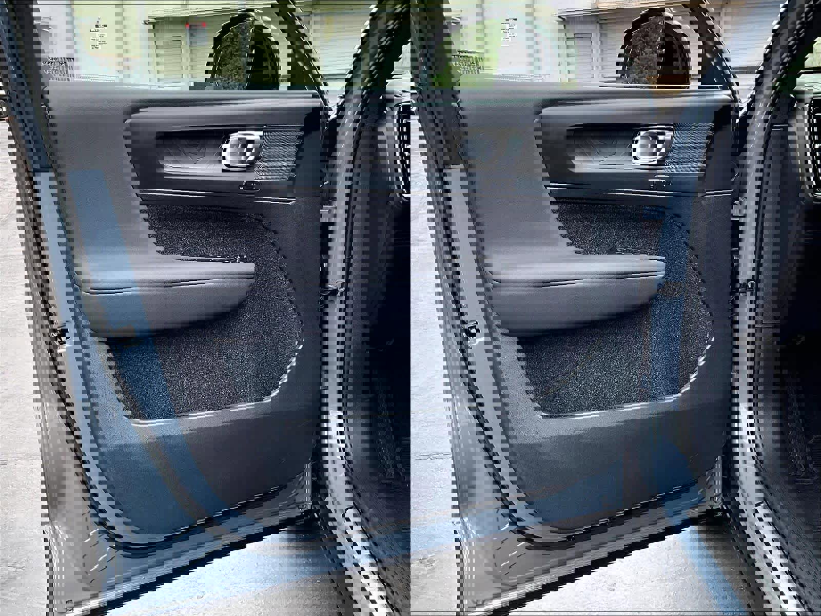 Used 2023 Volvo XC40 Recharge Plus image 26