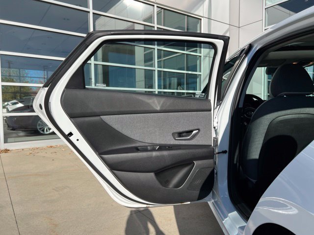Used 2023 Hyundai Elantra Limited w/ Cargo Package FWD image 30