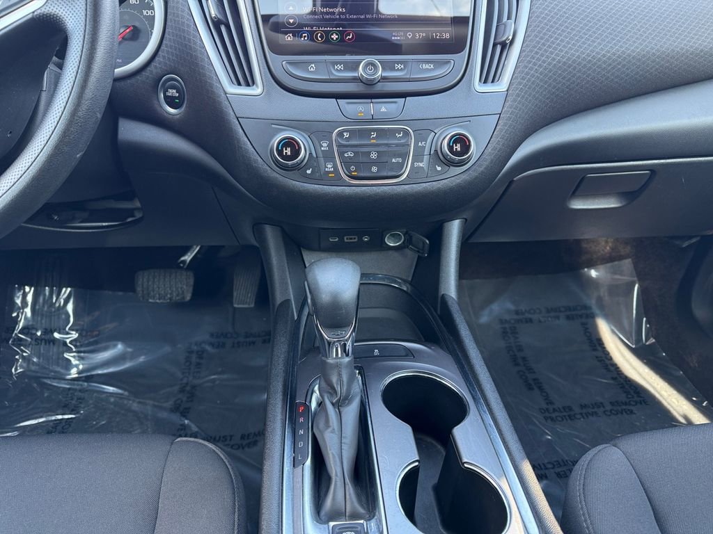 Used 2022 Chevrolet Malibu LT image 11
