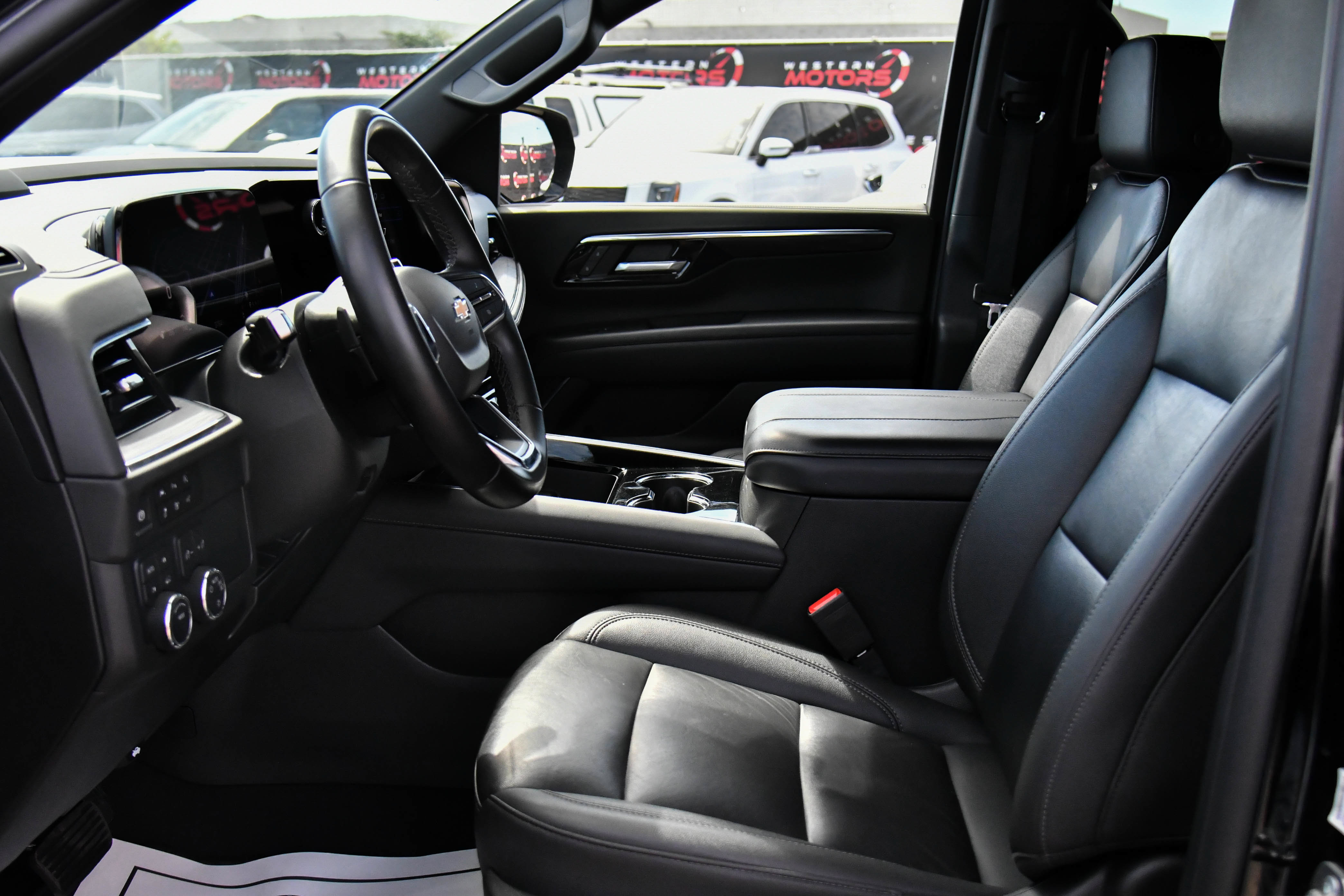 Used 2025 Chevrolet Tahoe LT AWD/4WD image 17