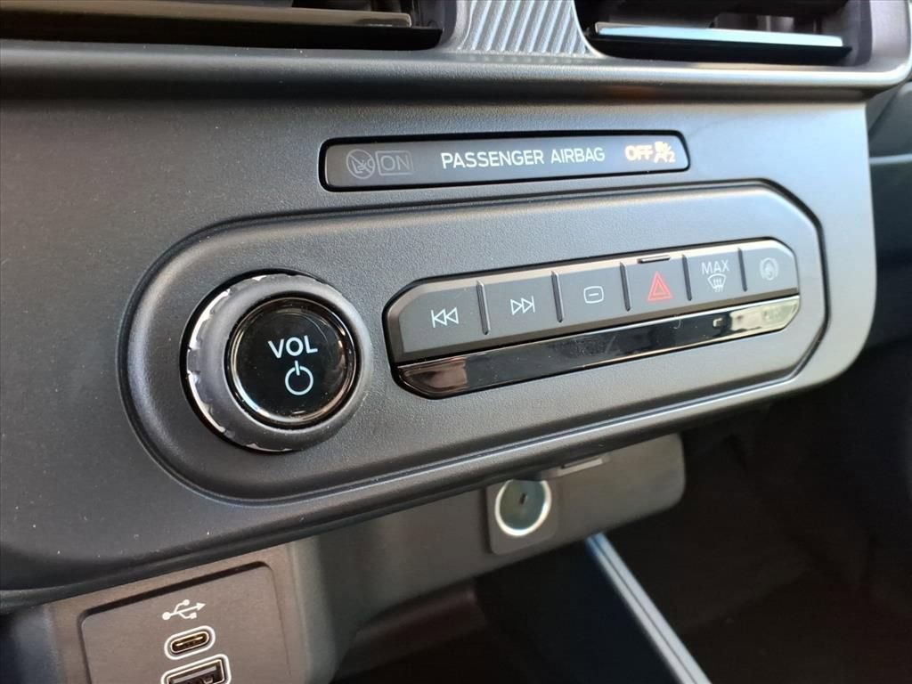 New 2025 Ford Maverick XL w/ Equipment Group 101A image 25