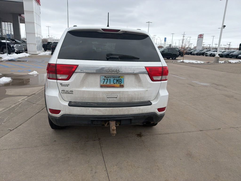 Used 2013 Jeep Grand Cherokee Laredo w/ Laredo E Group image 4