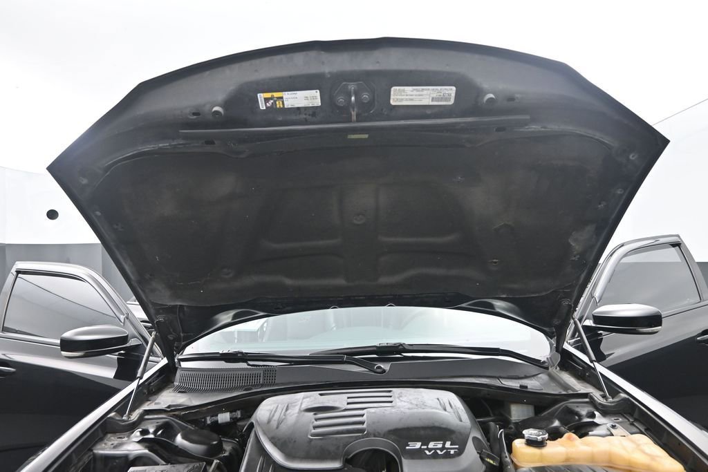 Used 2017 Chrysler 300 S w/ 300S Premium Group AWD/4WD image 21