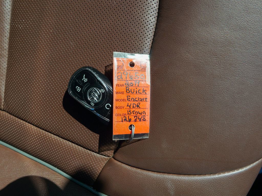 Used 2019 Buick Enclave Avenir w/ Avenir Technology Package AWD/4WD image 40