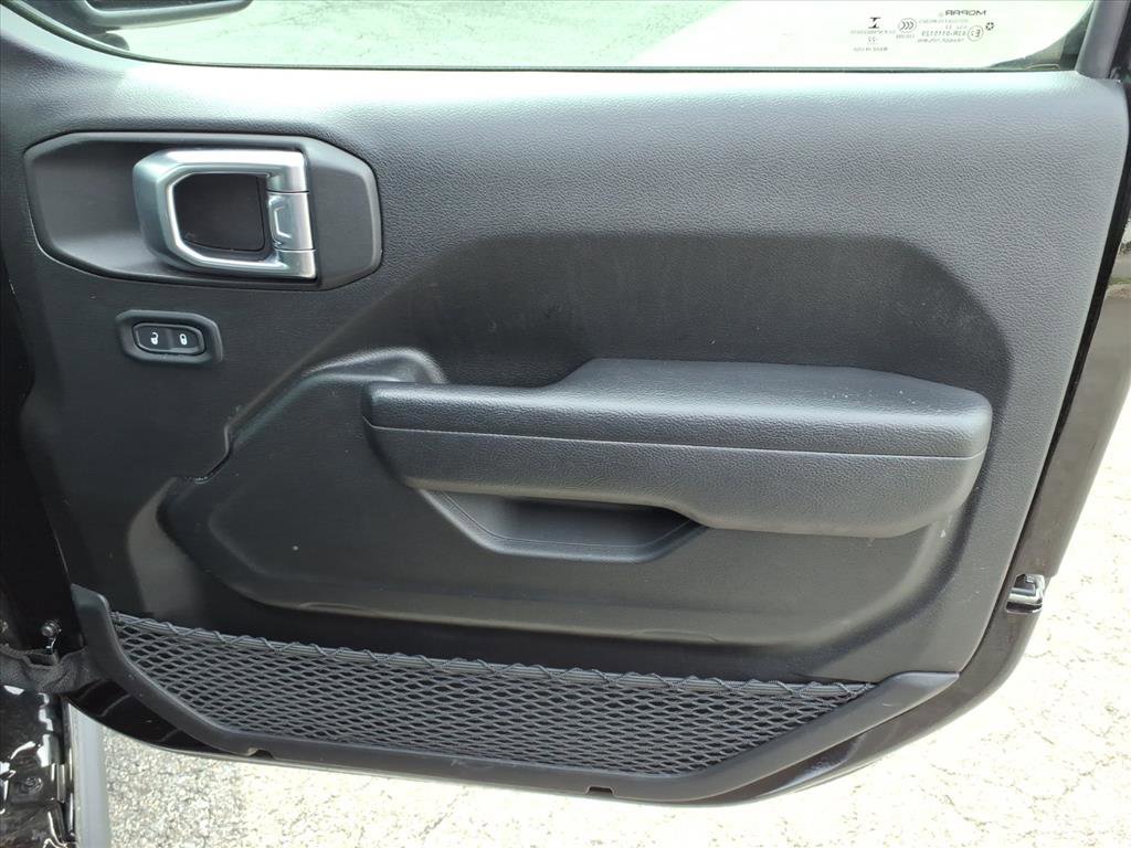 Used 2022 Jeep Gladiator Sport image 17