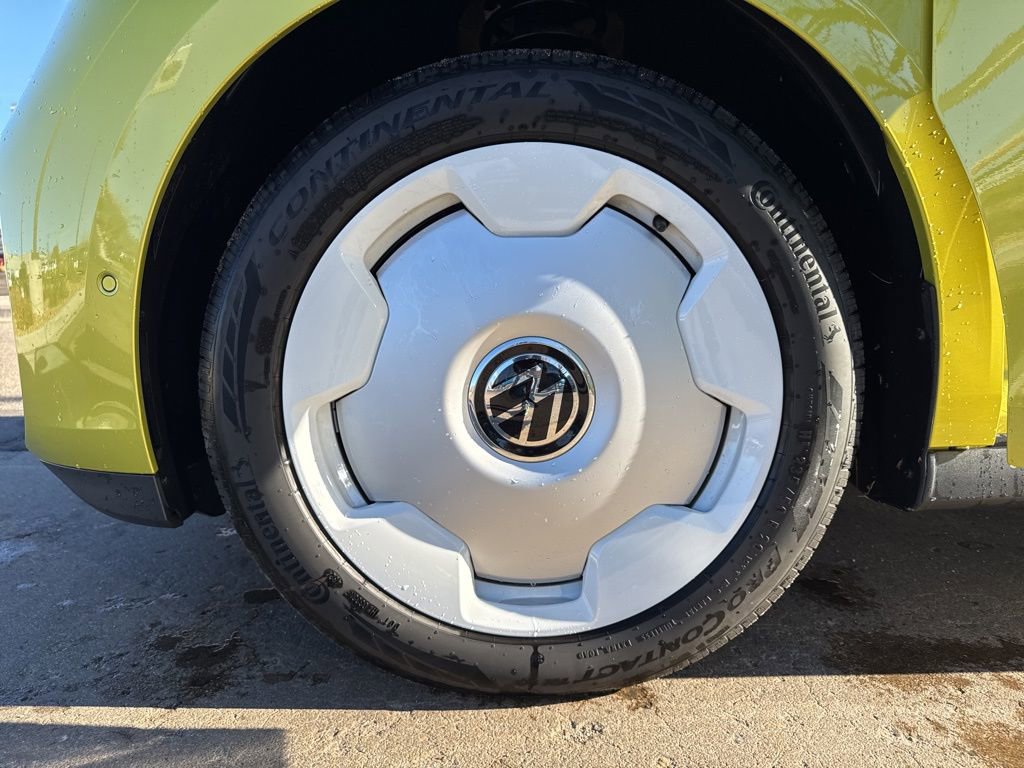 Used 2025 Volkswagen ID. Buzz 1st Edition image 28