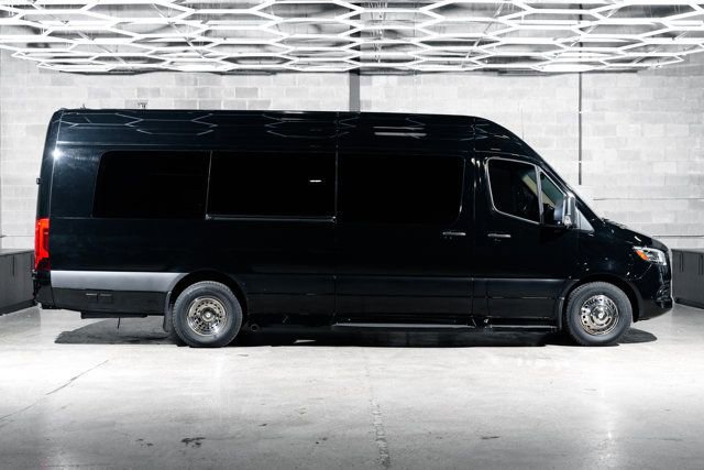 Used 2021 Mercedes-Benz Sprinter 3500 image 2