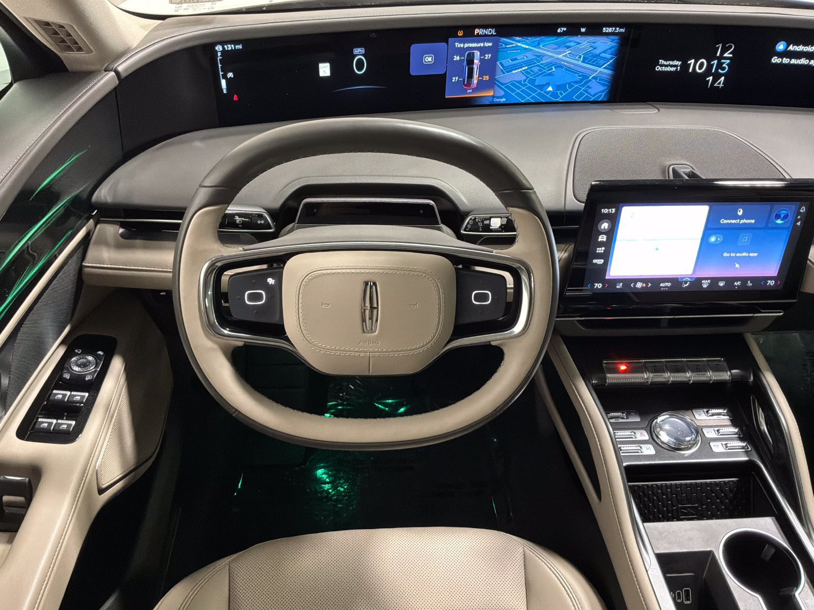 Used 2025 Lincoln Nautilus Premier AWD/4WD image 7