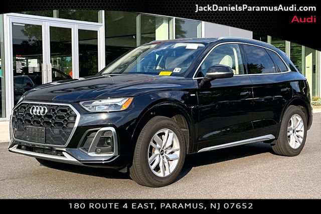 Certified 2023 Audi Q5 2.0T Premium w/ Convenience Package AWD/4WD image 1