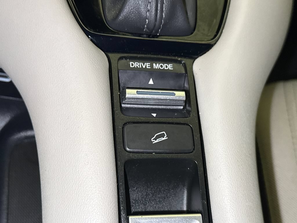Certified 2025 Honda HR-V LX image 26